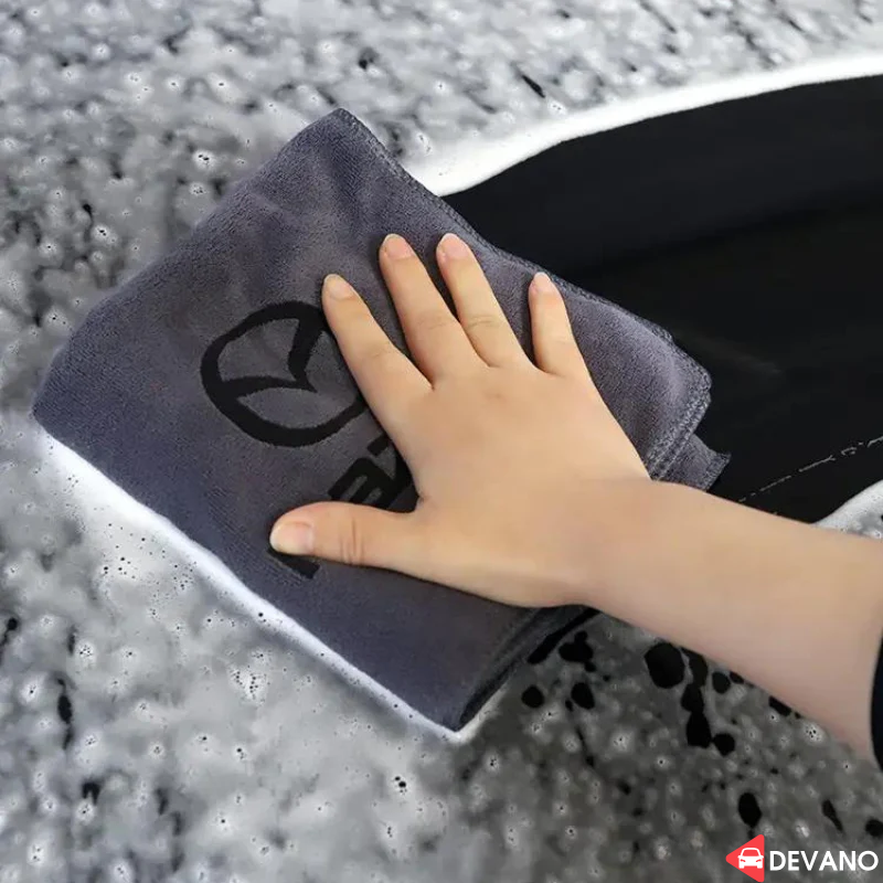 Personalisierte Mikrofaser-Tücher: Schnelle Entfernung von Flecken im Auto