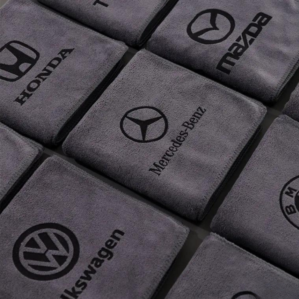 Personalisierte Mikrofaser-Tücher: Schnelle Entfernung von Flecken im Auto