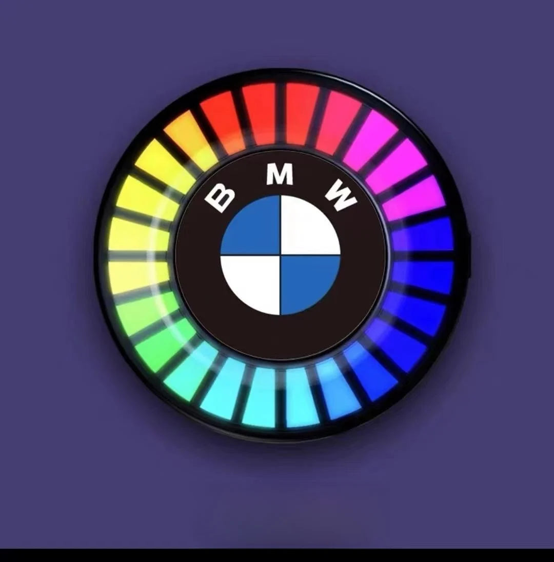 Musikrhythmus-LED-Auto-Licht mit Logo (mit Aromadiffusor)